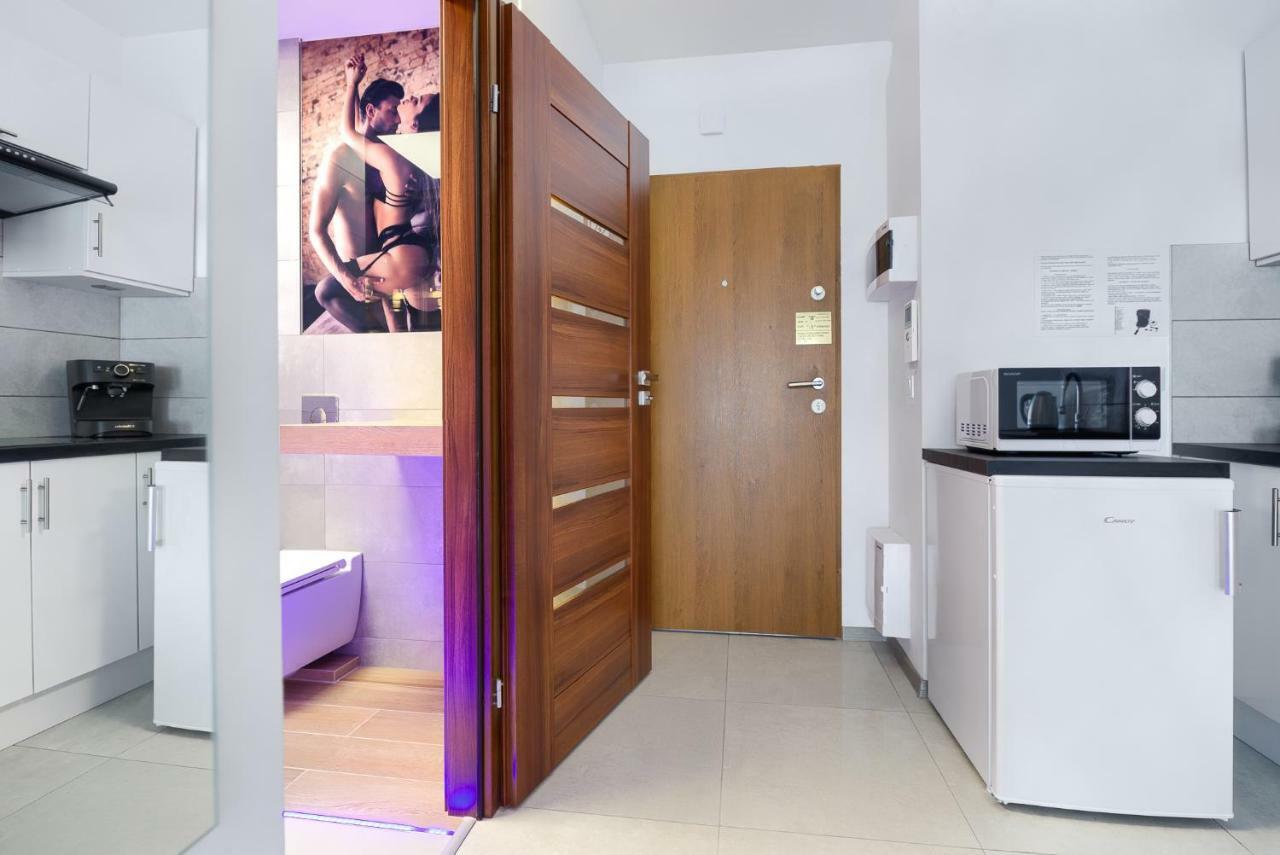 Good Day Apartments- Private Parking New Town Apartment *